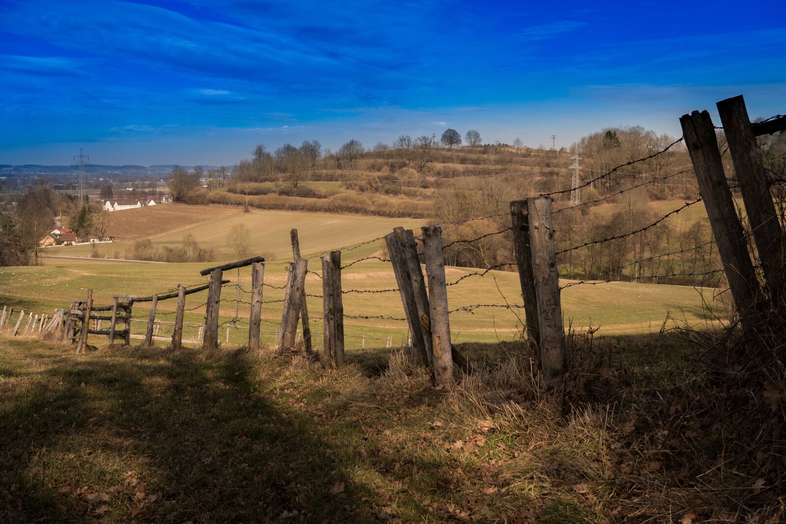 Sigma 30mm F2.8 EX DN sample photo. Fence, landscape, away photography