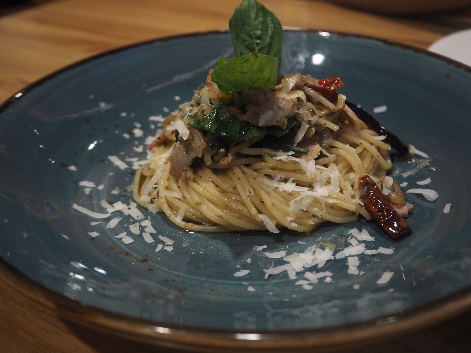 Olympus PEN E-PL7 sample photo. Spaghetti, thailand, pizza photography