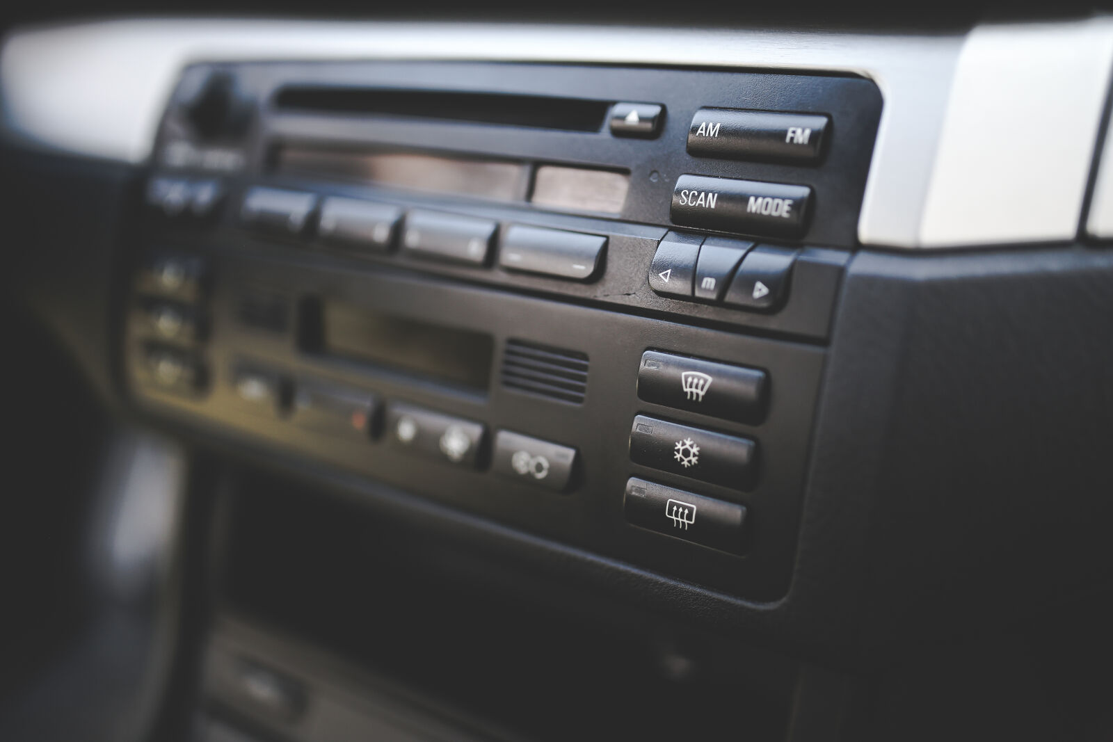 Canon EOS 6D + Sigma 35mm F1.4 DG HSM Art sample photo. Car, s, air, conditioner photography