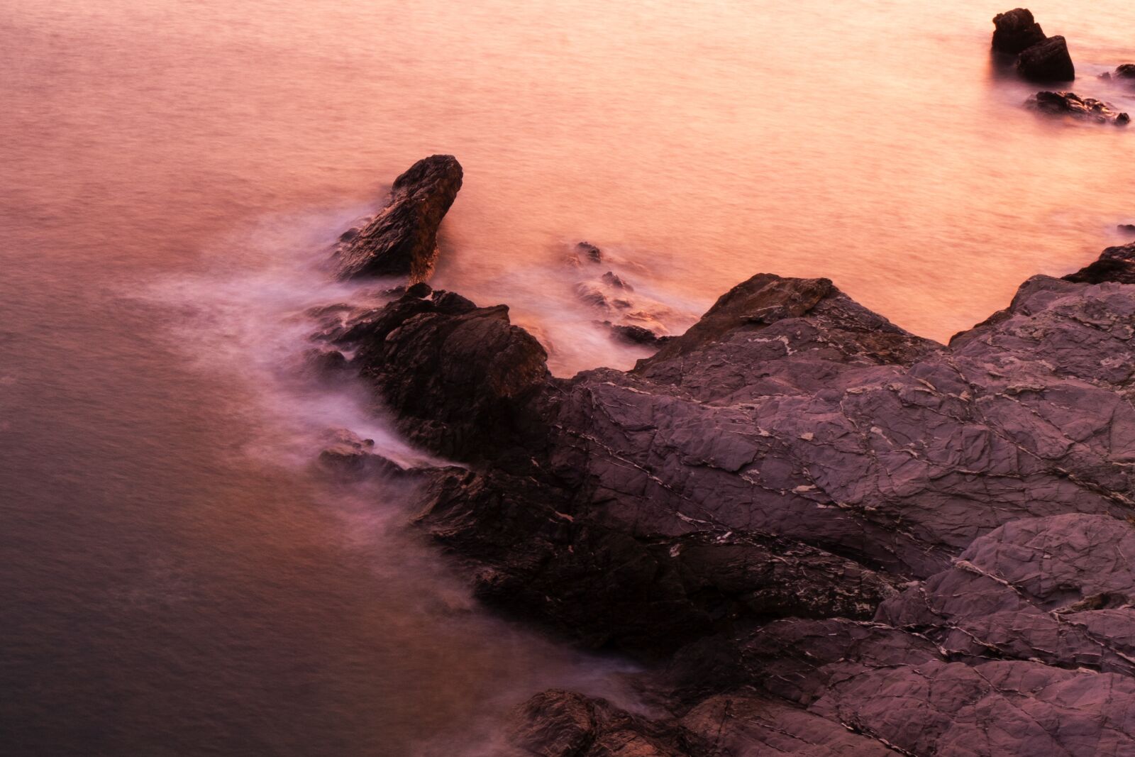 Fujifilm XC 16-50mm F3.5-5.6 OIS sample photo. Sea, reflection, cliff photography