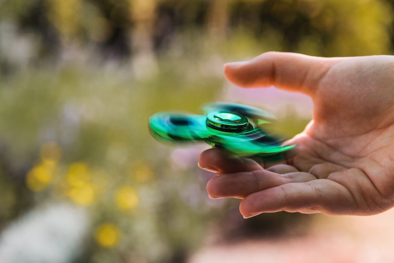 Canon EOS 750D (EOS Rebel T6i / EOS Kiss X8i) sample photo. Fidget, spinner, stress photography