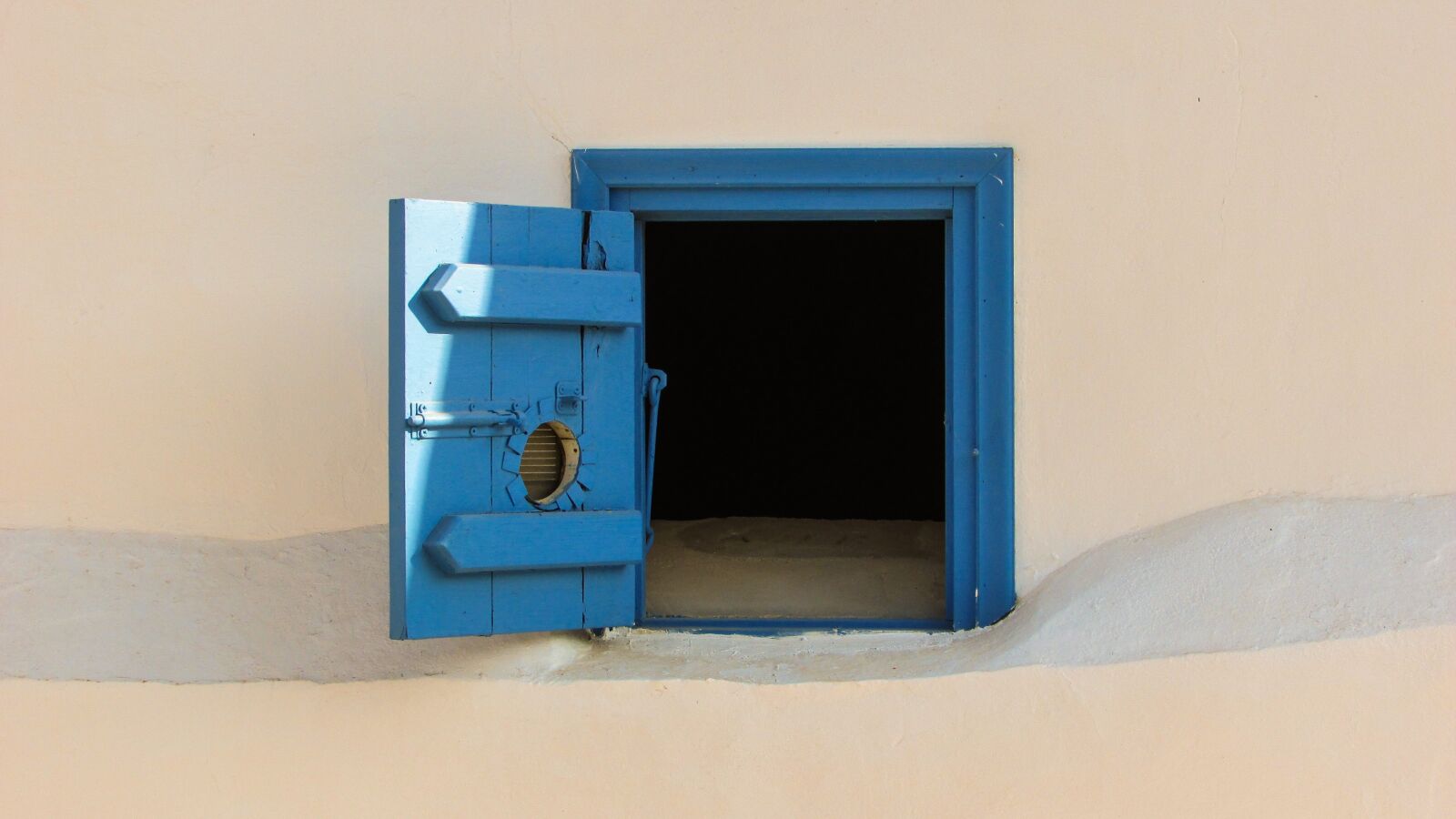 Canon PowerShot SX400 IS sample photo. Window, wooden, old photography