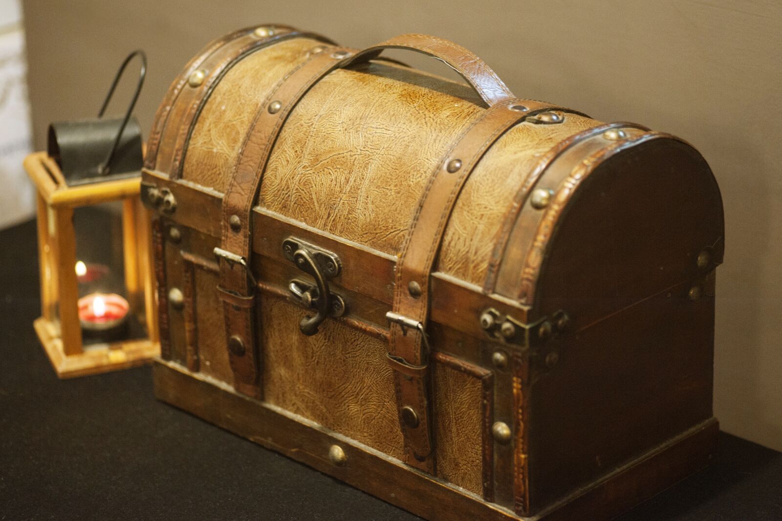 Nikon D700 sample photo. Chest, box, crate photography