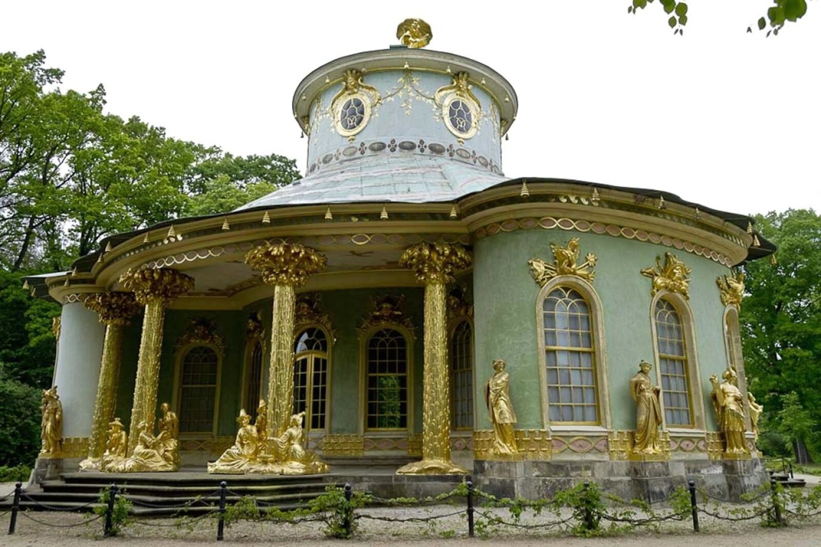 Nikon D3100 sample photo. Architecture, palace, residence, exterior photography