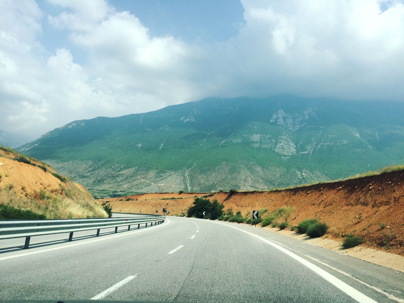 iPhone 5s back camera 4.15mm f/2.2 sample photo. Road, journey, landscape photography