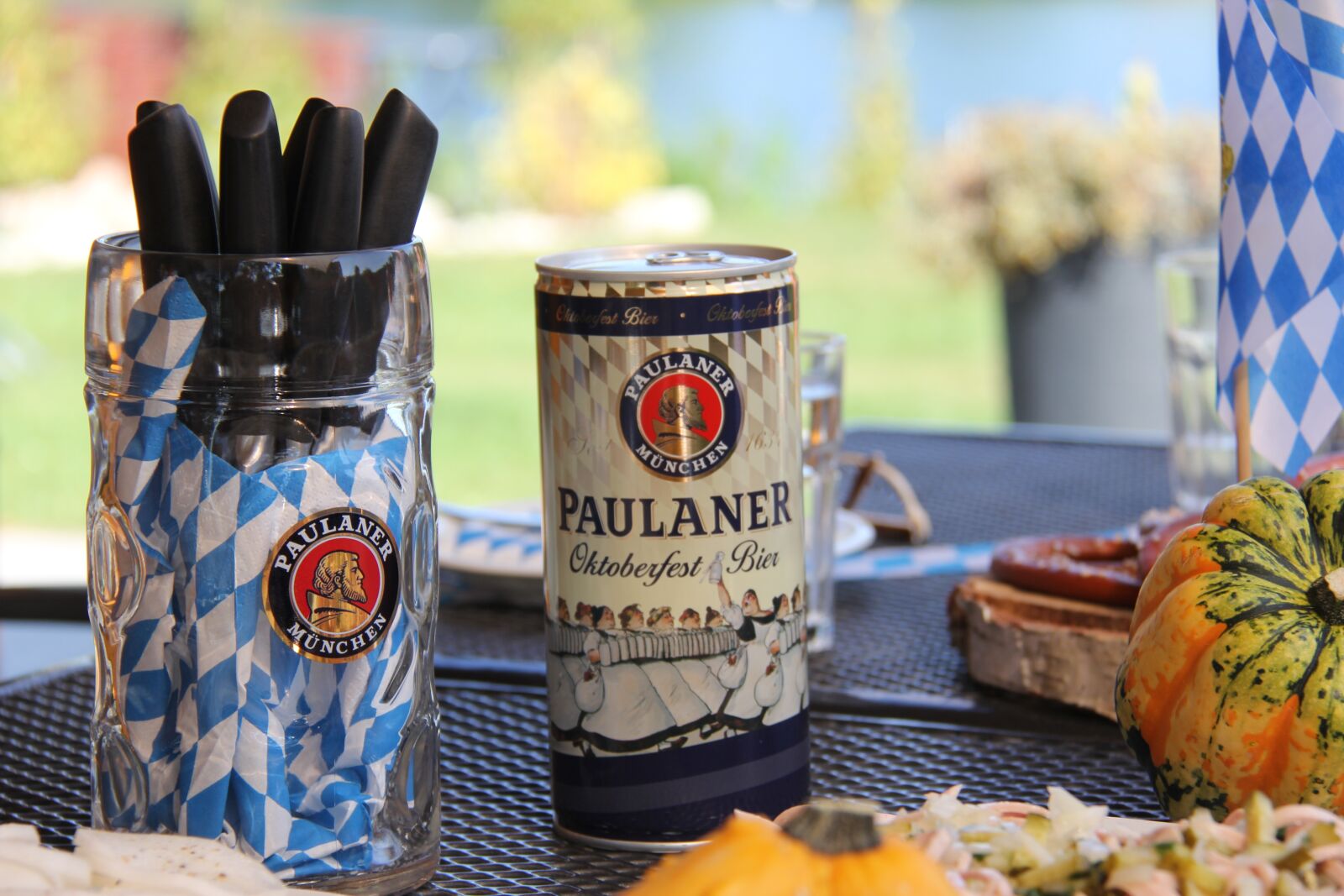 Canon EF-S 18-200mm F3.5-5.6 IS sample photo. Oktoberfest, beer, bavaria photography