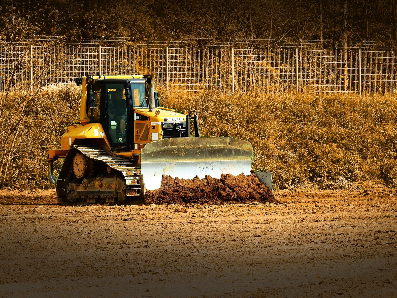 Nikon Coolpix P900 sample photo. Excavators, construction machine, build photography