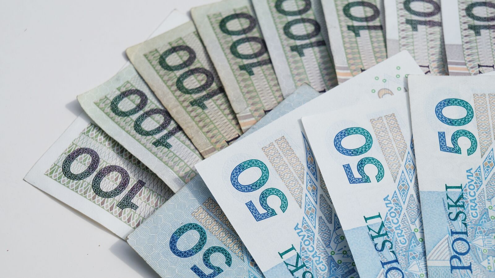Sony Alpha a3000 + Sony E 18-55mm F3.5-5.6 OSS sample photo. Money, euro banknotes, one photography