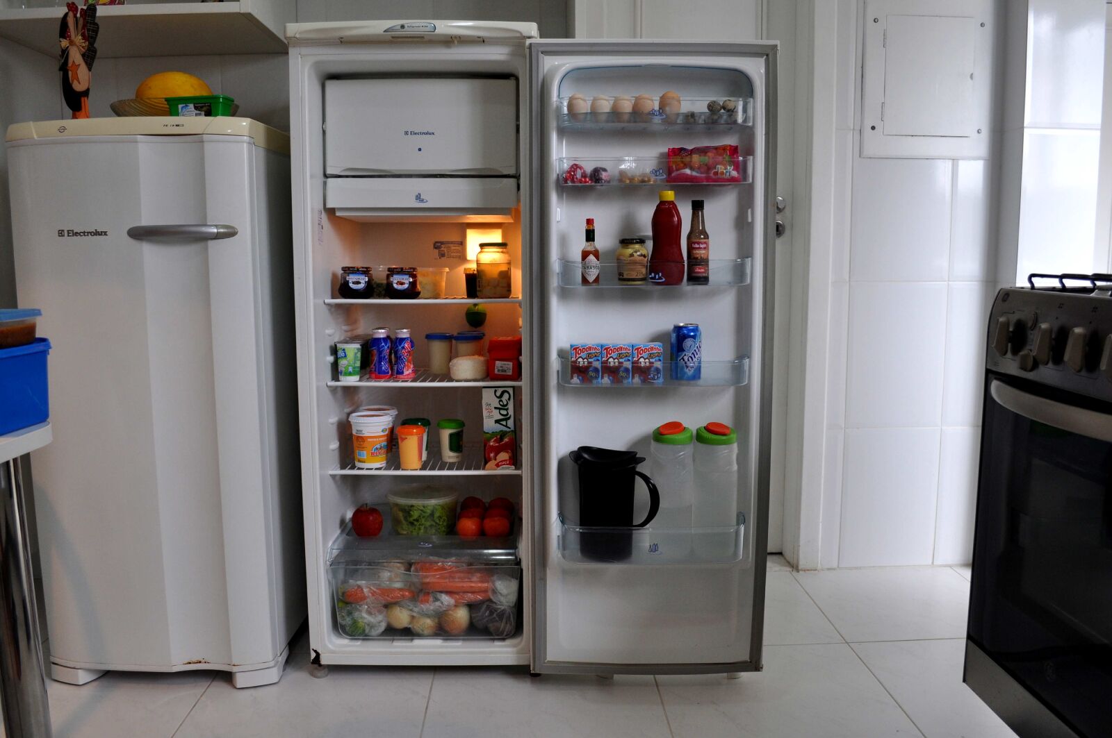 Nikon D5000 sample photo. Refrigerator, kitchen, food photography