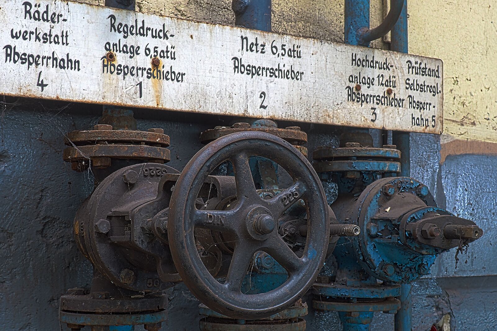Olympus OM-D E-M10 sample photo. Lost places, warehouse, stock photography