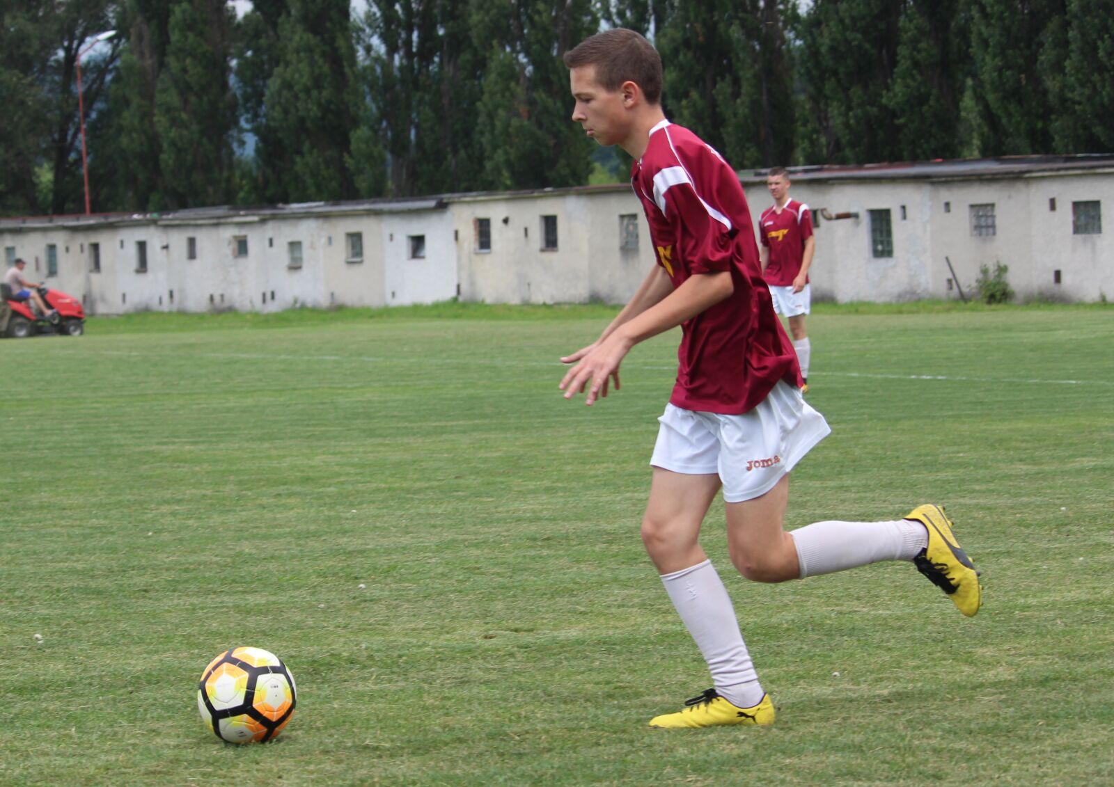 Canon EOS 1300D (EOS Rebel T6 / EOS Kiss X80) sample photo. Football, match, championship match photography