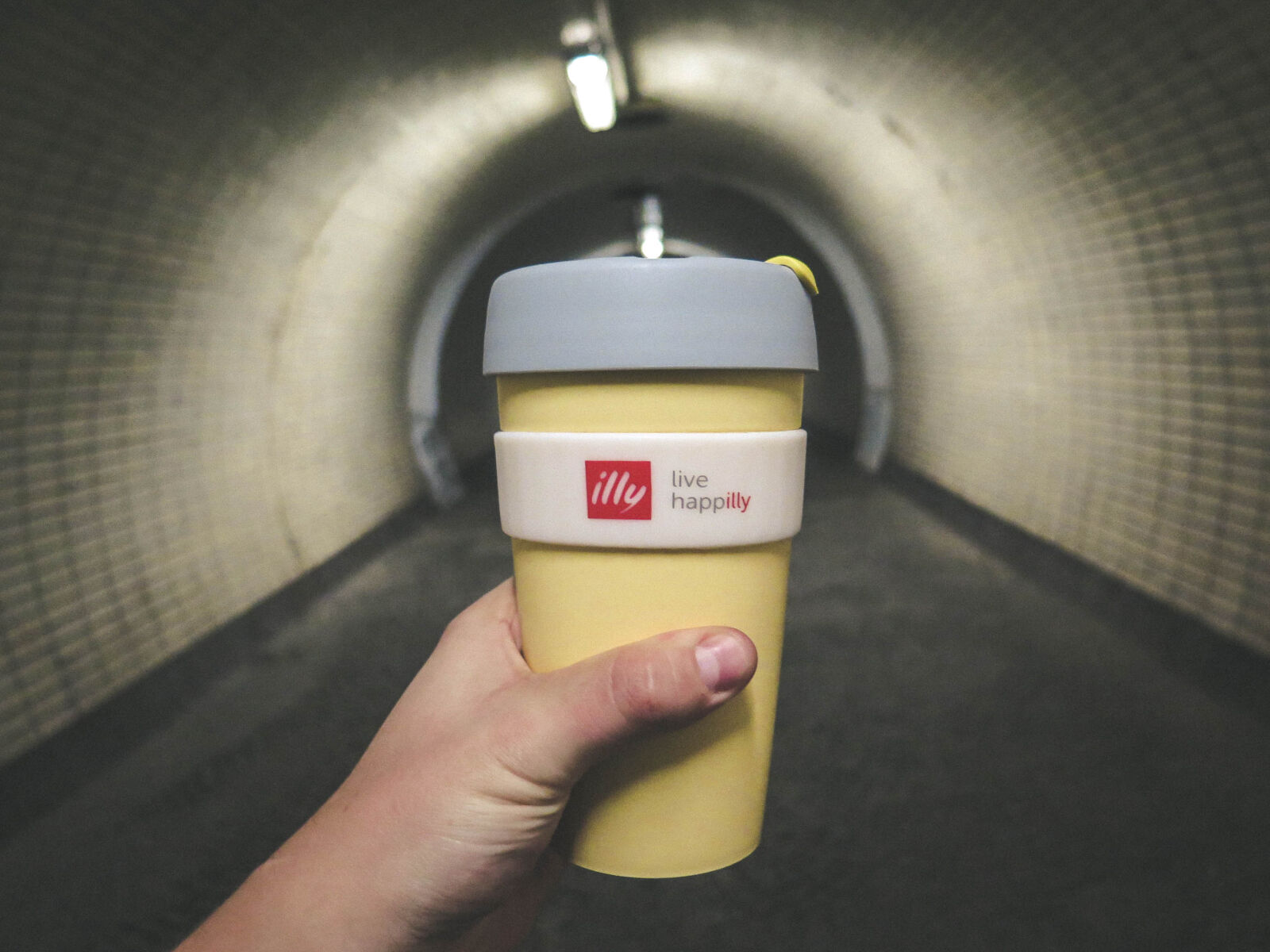 Canon PowerShot G16 sample photo. Yellow, grey, drinking, cup photography
