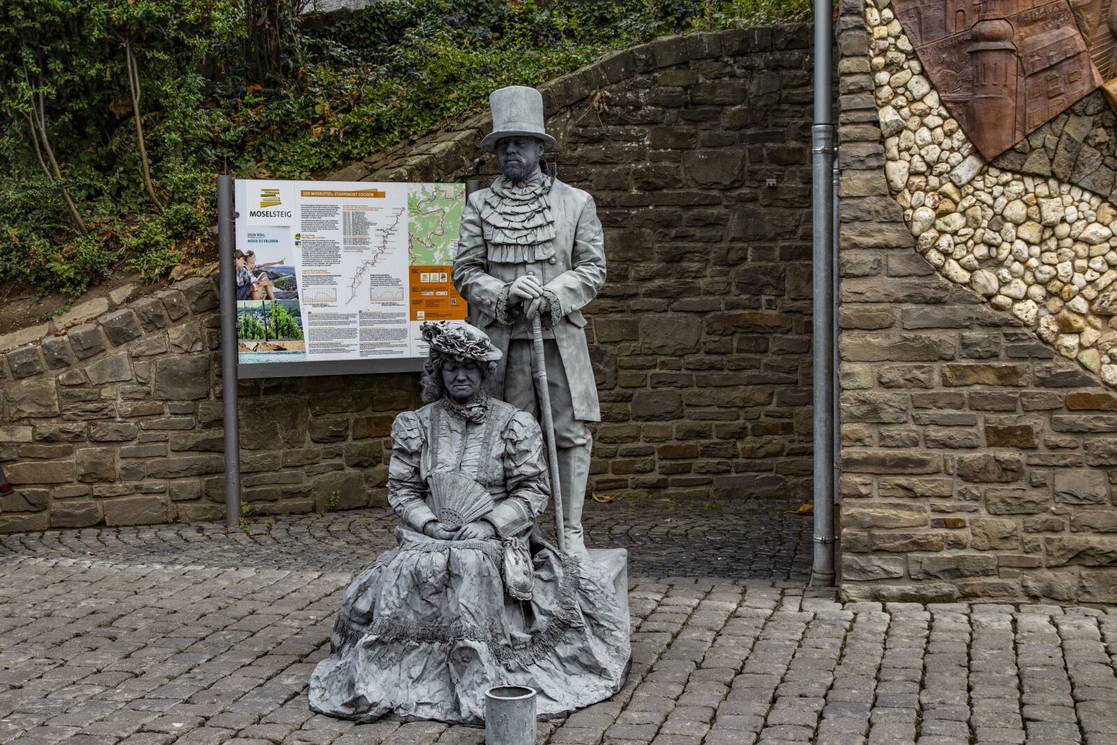 Canon EOS 1200D (EOS Rebel T5 / EOS Kiss X70 / EOS Hi) sample photo. Alive, statue, germany photography