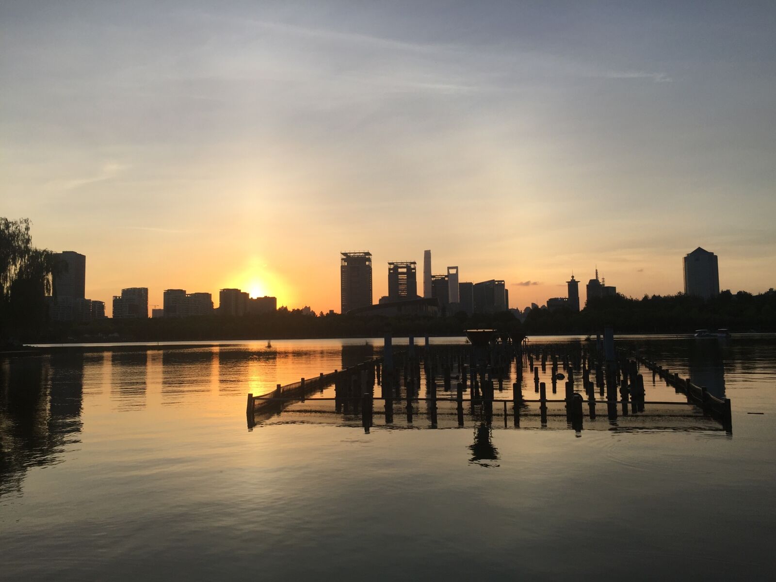iPhone 6 Plus back camera 4.15mm f/2.2 sample photo. Shanghai, sunset, lake photography