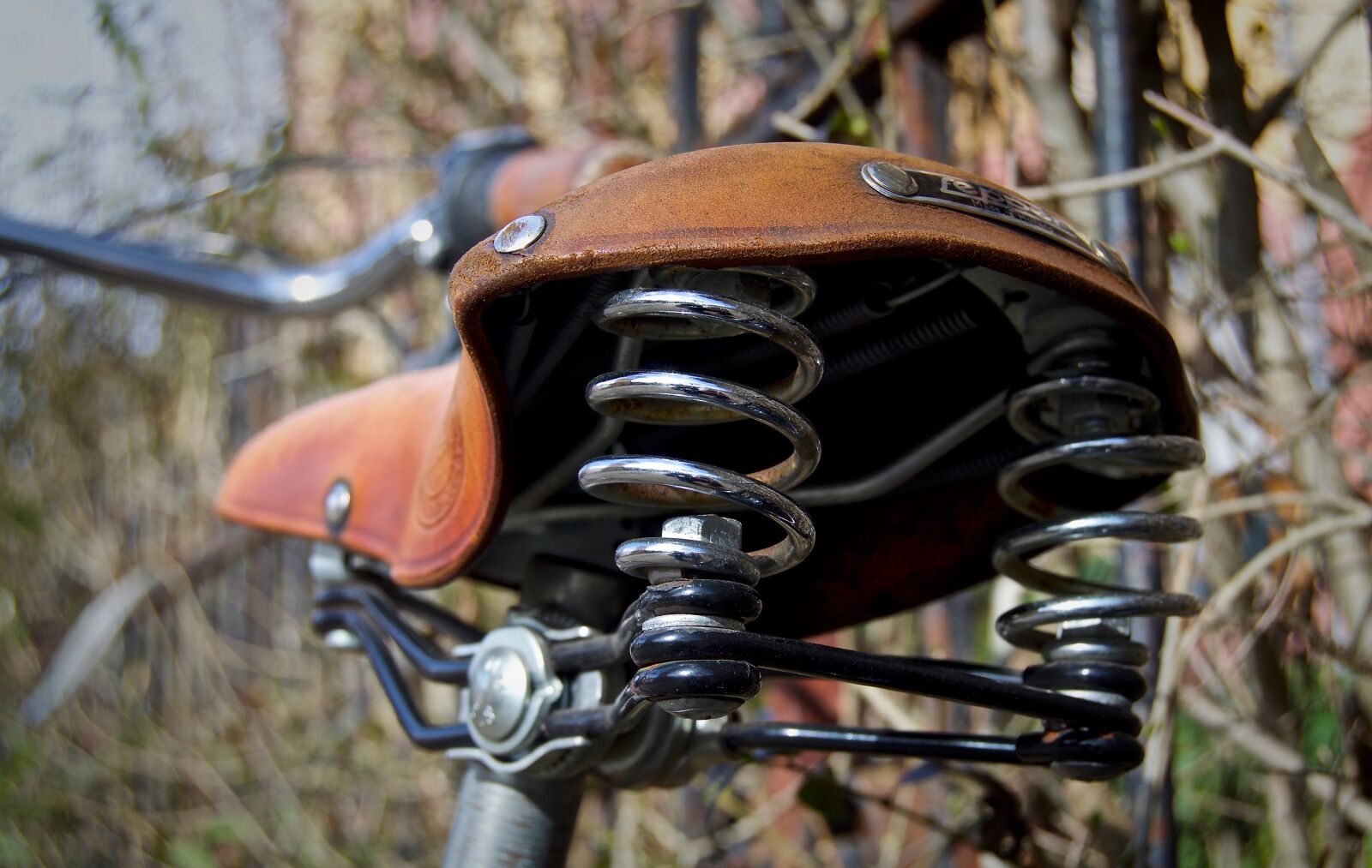 Nikon D3200 sample photo. Saddle, bicycle saddle, leather photography
