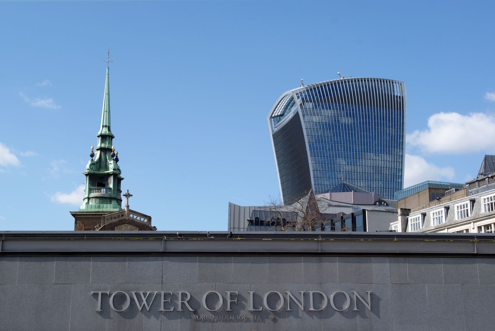 Sony Alpha DSLR-A300 sample photo. London, tower, sightseeing photography