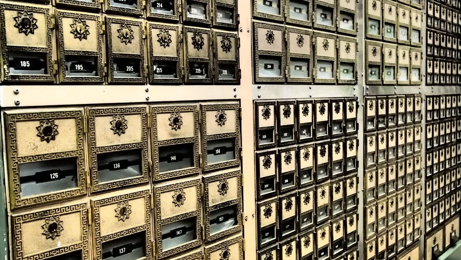 Olympus PEN E-PL3 sample photo. Safe deposit box, post photography