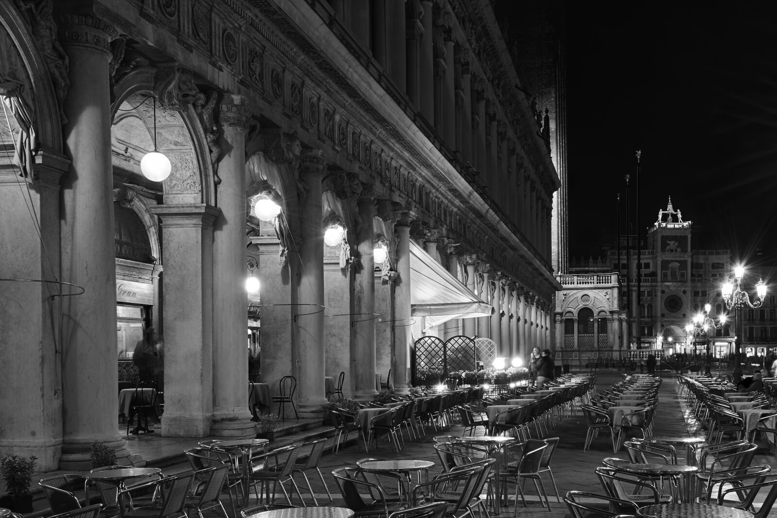 Nikon D810 sample photo. White black, venice, chairs photography