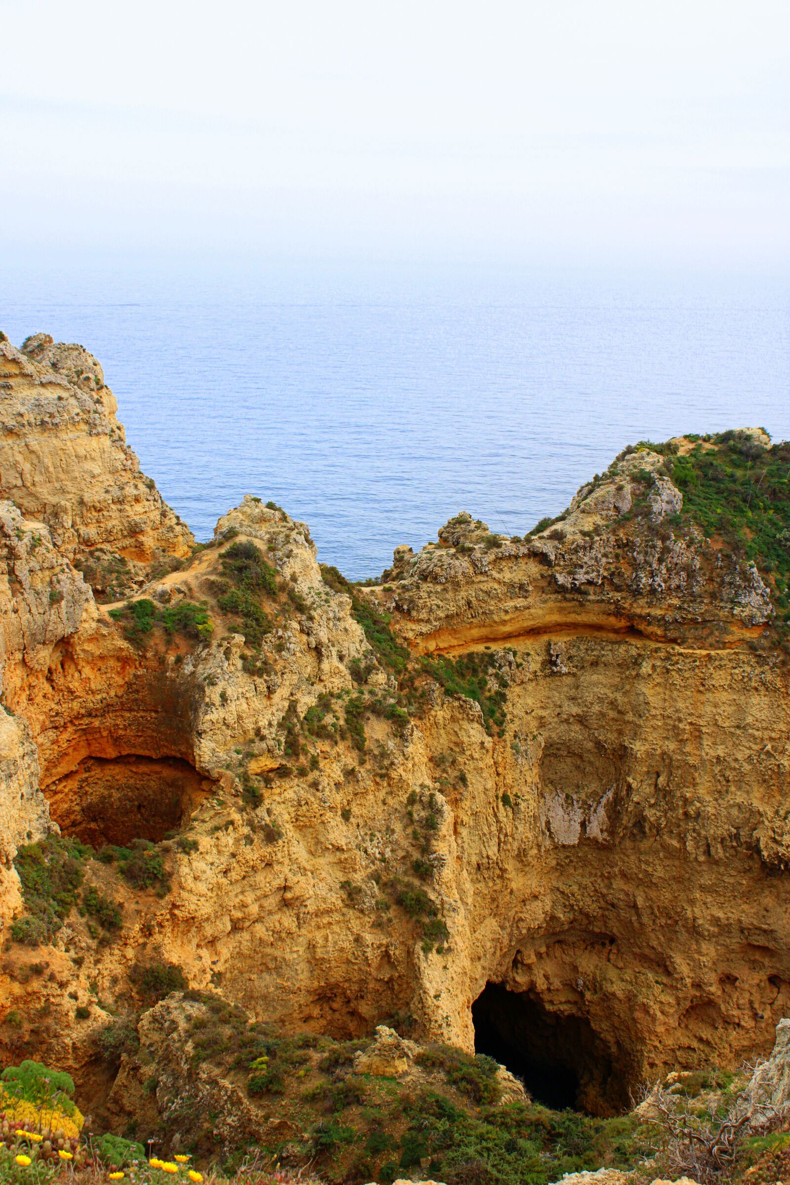 Canon EOS 2000D (EOS Rebel T7 / EOS Kiss X90 / EOS 1500D) sample photo. Algarve, portugal, rocks photography