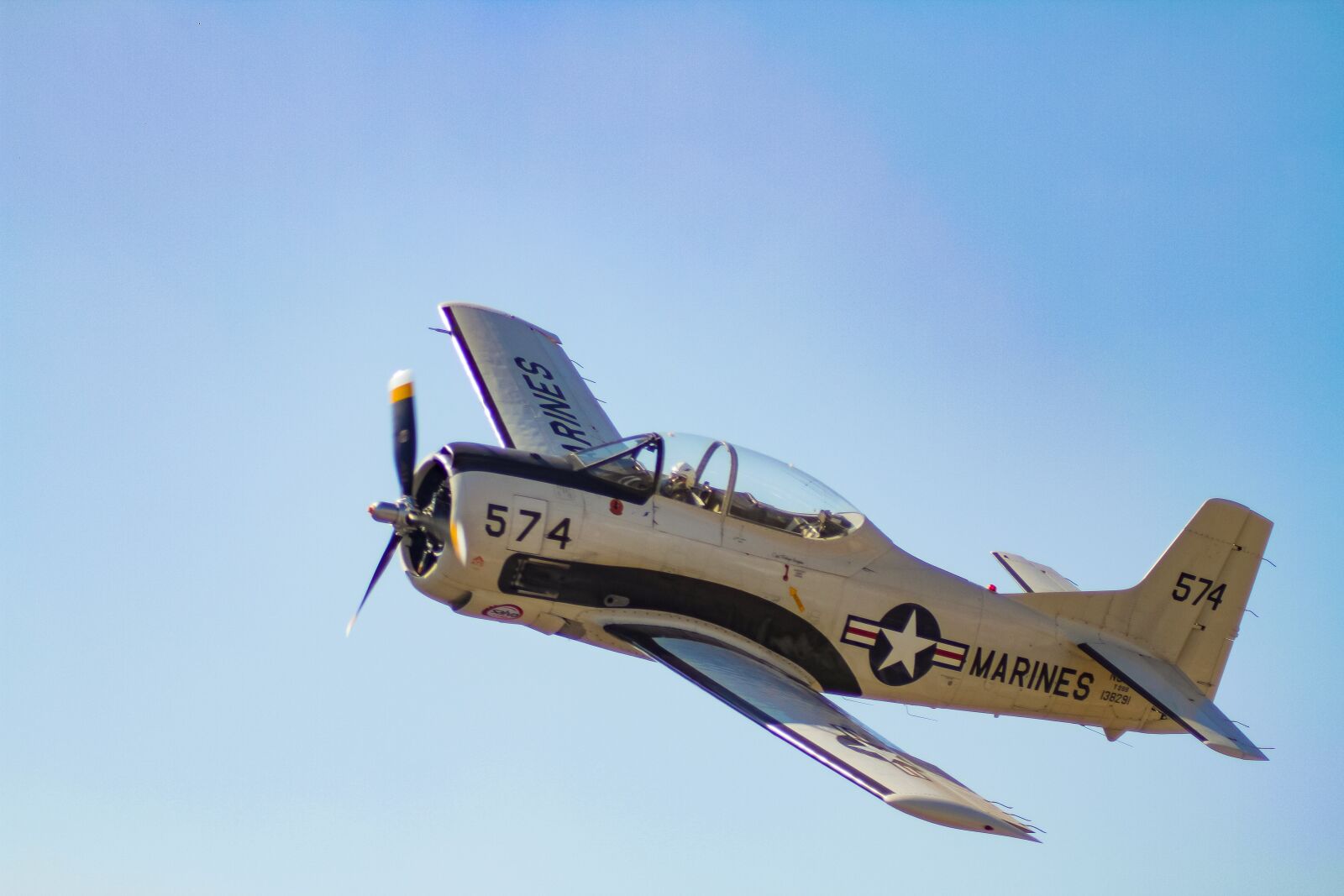 Tamron AF 70-300mm F4-5.6 Di LD Macro sample photo. Plane, aircraft, flight photography
