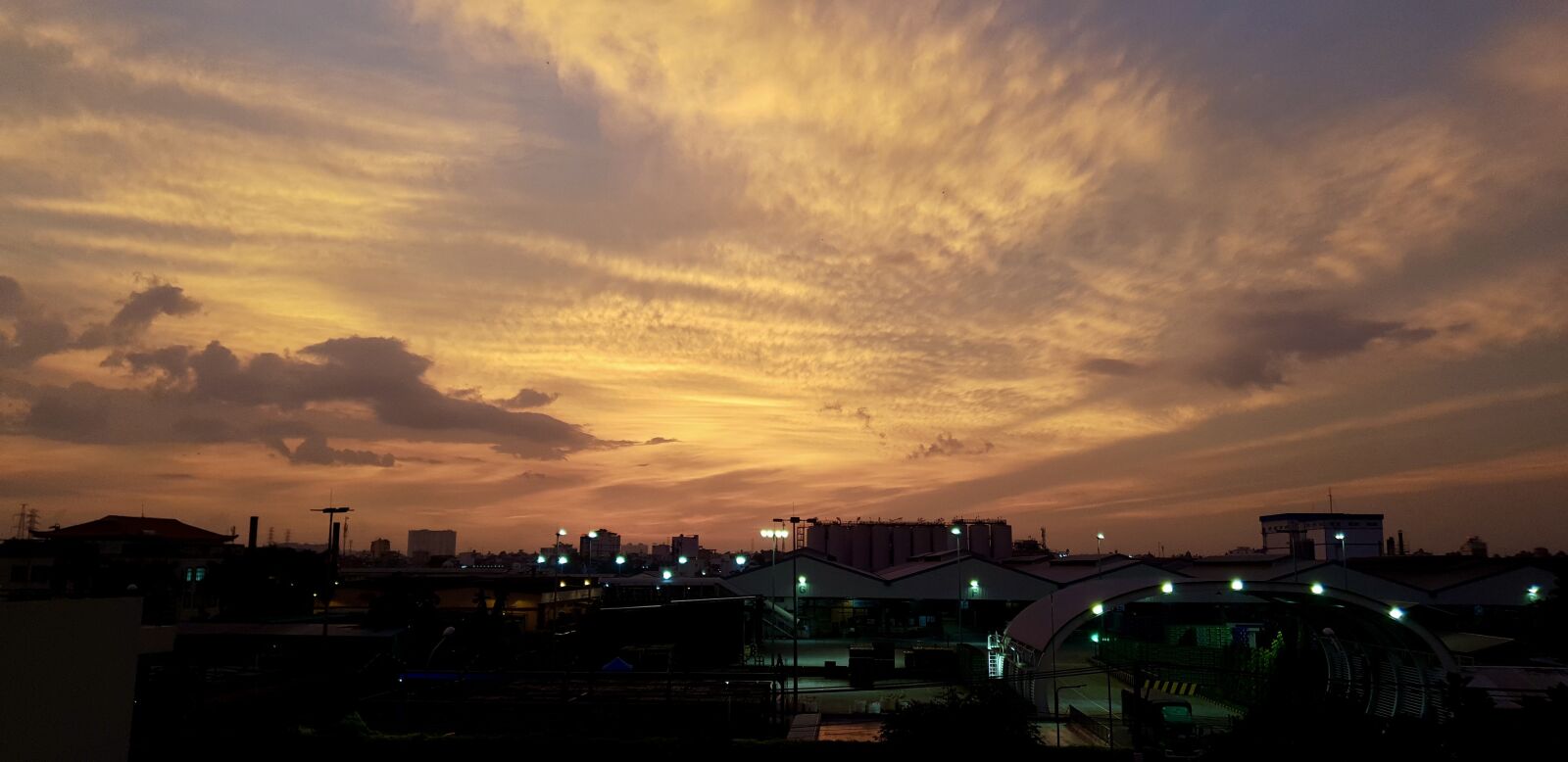 Samsung Galaxy Note9 sample photo. Factory, sunset, twilight photography