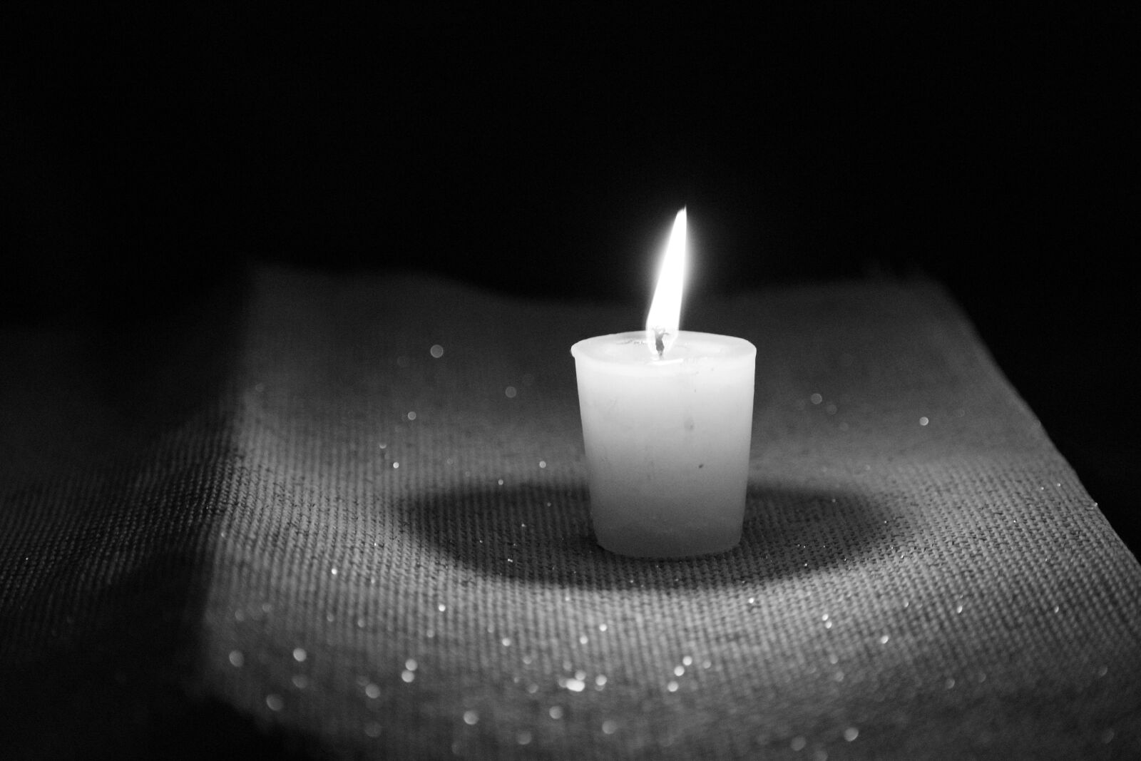 Nikon D5600 sample photo. Candles, light, dark photography