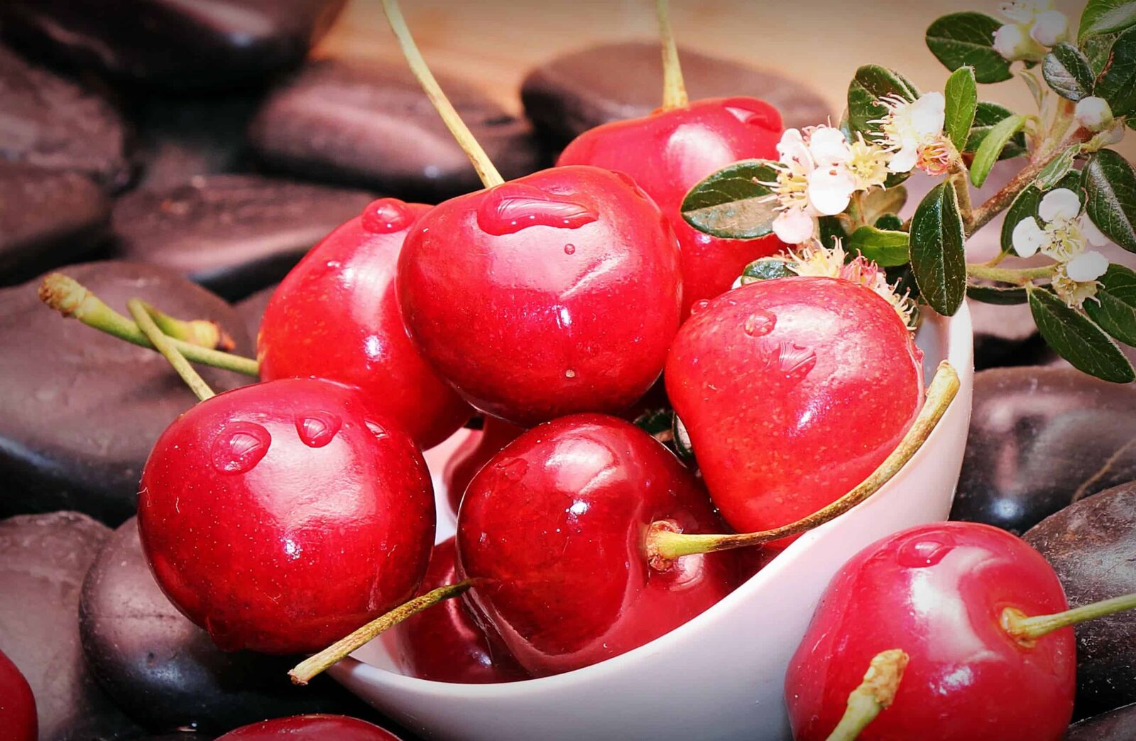 Canon EOS 550D (EOS Rebel T2i / EOS Kiss X4) sample photo. Fruit, food, delicious, cherry photography