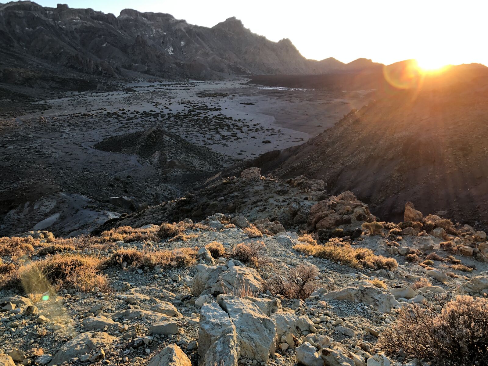 iPhone 8 back camera 3.99mm f/1.8 sample photo. Tenerife, hiking, landscape photography