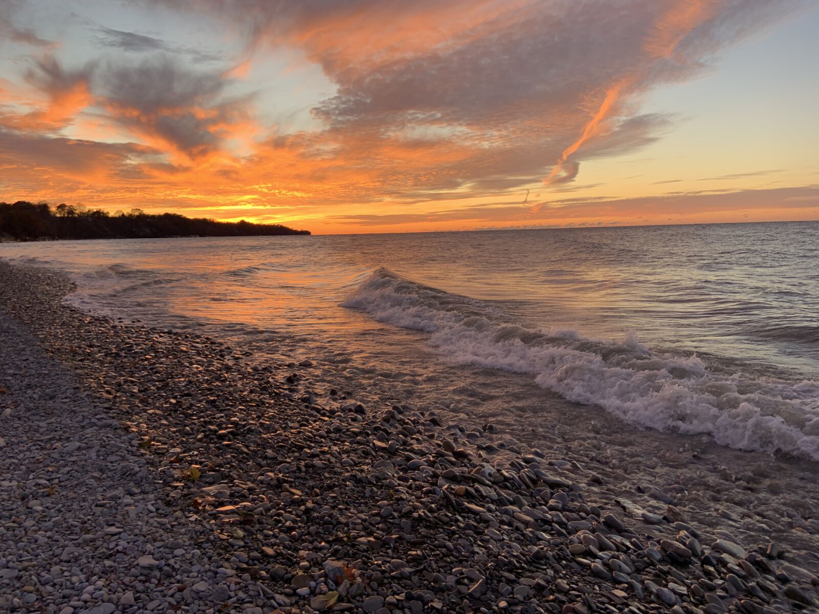 iPhone XR back camera 4.25mm f/1.8 sample photo. Beach, great lakes, sunset photography