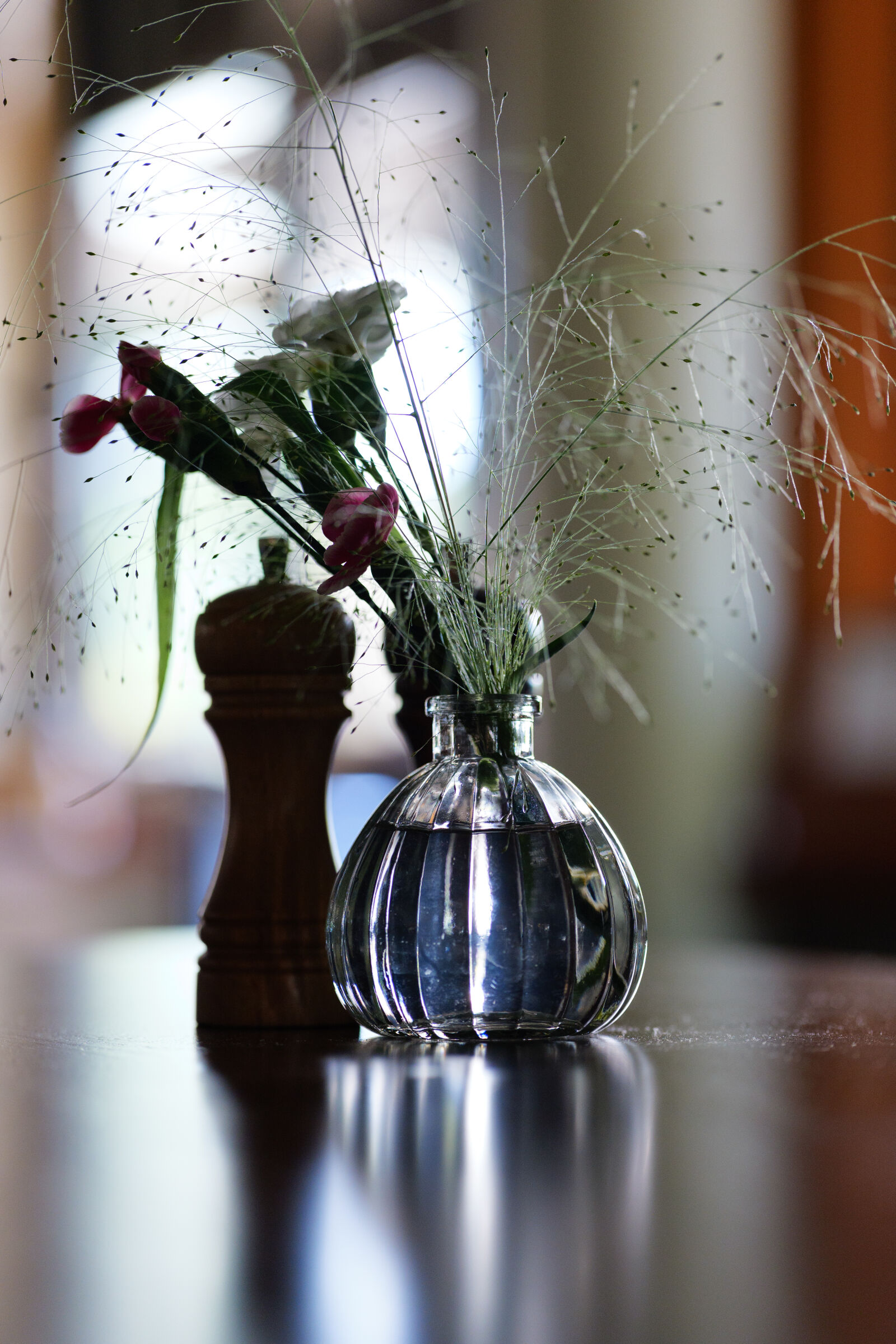 Panasonic Lumix DC-S5 II sample photo. Flower table photography