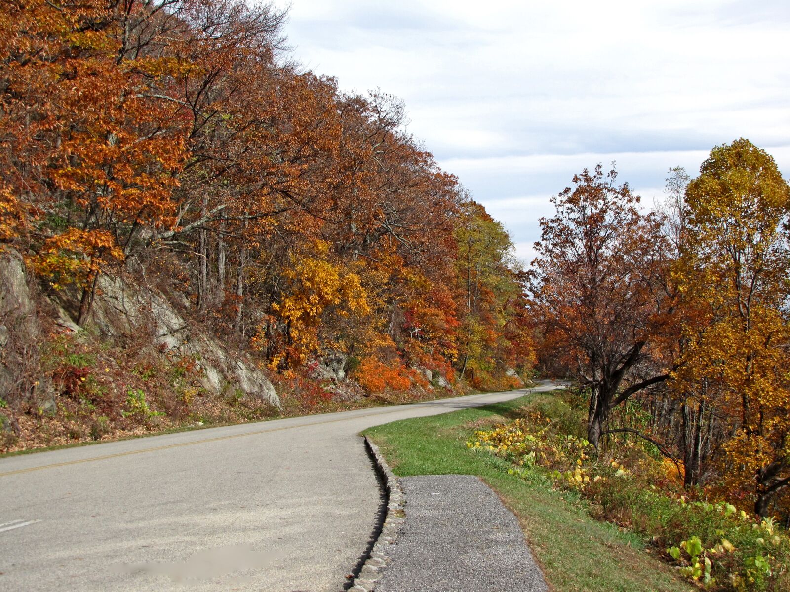 Canon PowerShot SX10 IS sample photo. Parkway, virginia, nature photography