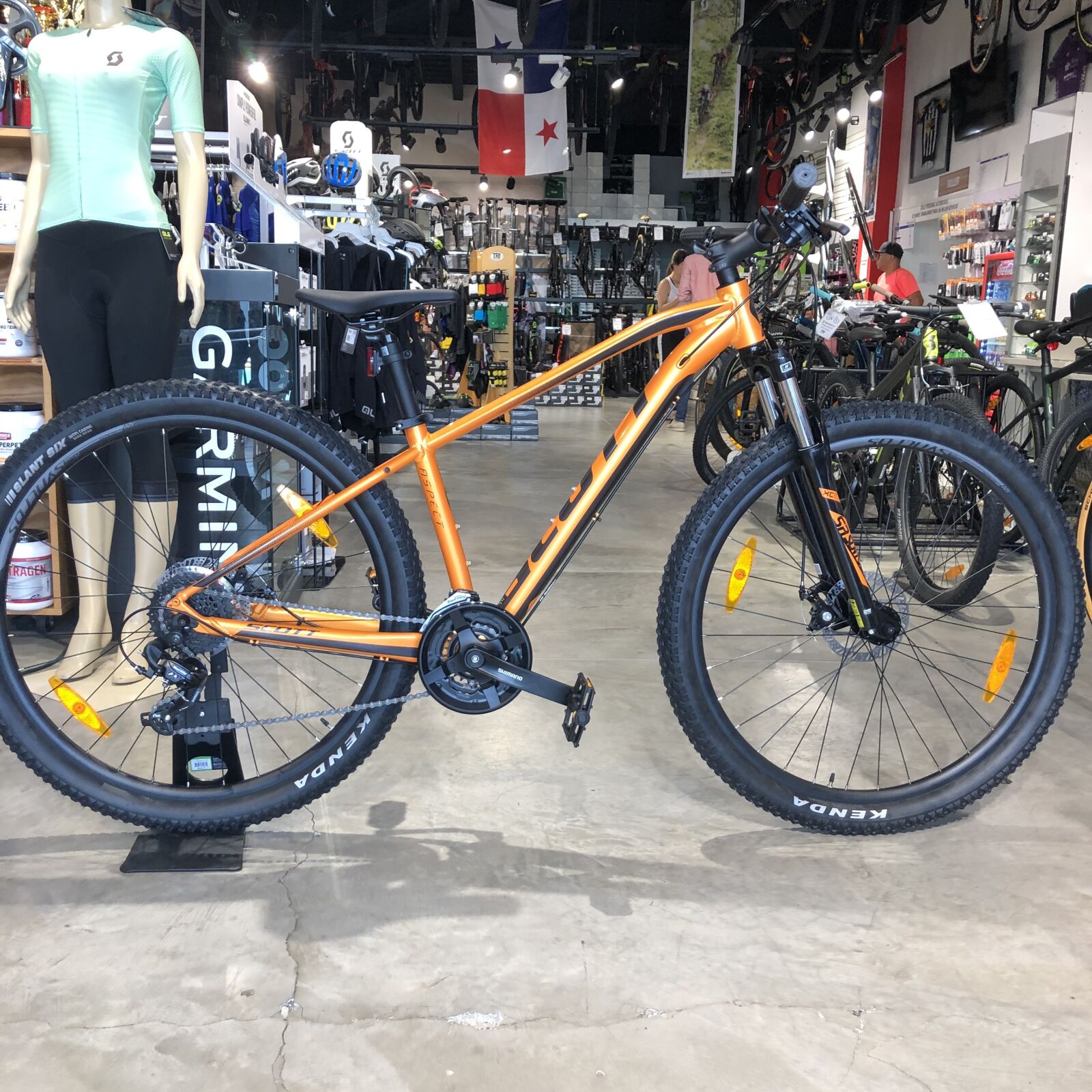 iPhone X back dual camera 4mm f/1.8 sample photo. Bicycle, store, mtb photography