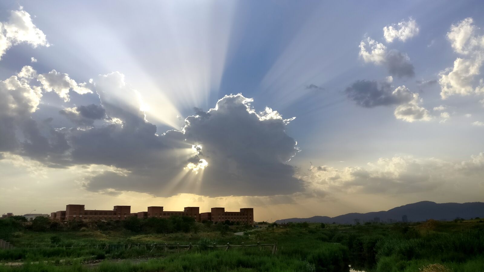 OnePlus A3003 sample photo. Weather, clouds, sky photography