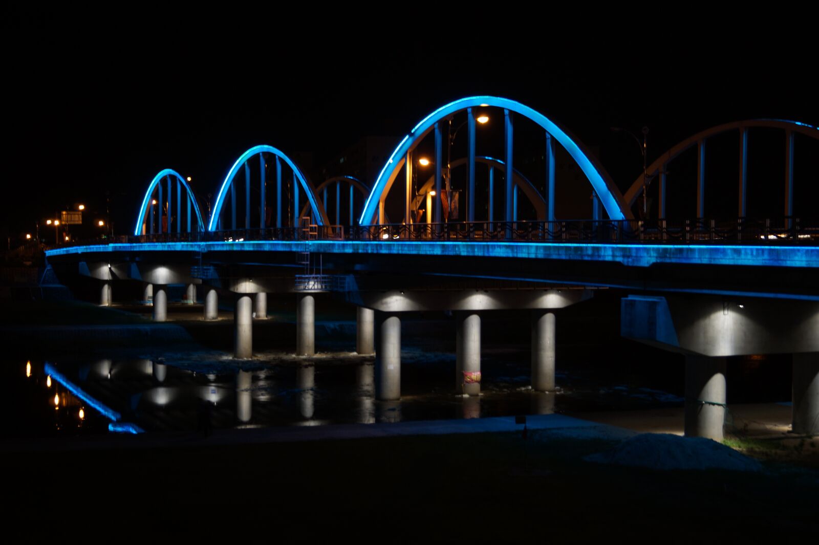Sony SLT-A58 sample photo. Bridge, lights, night view photography
