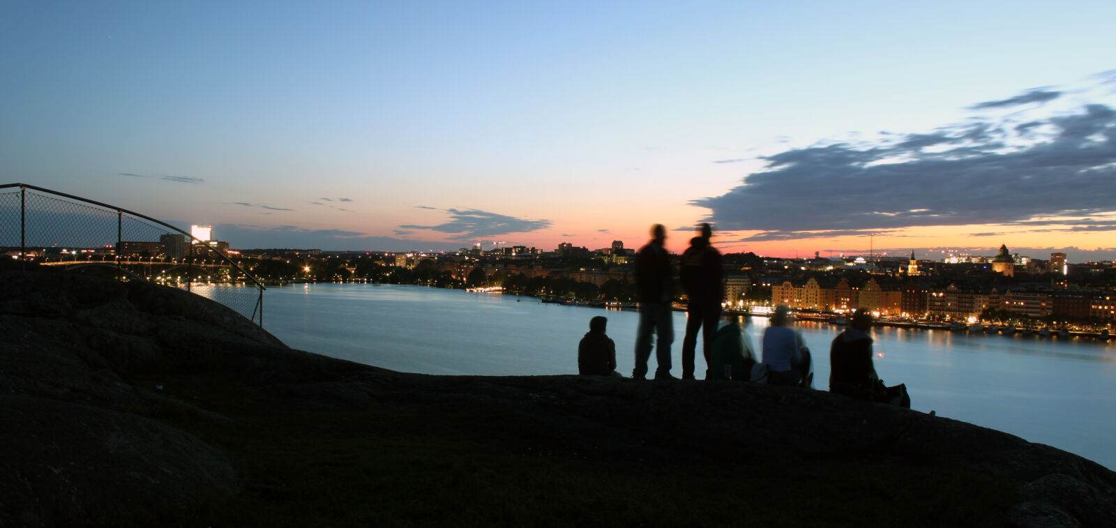 Canon EOS 500D (EOS Rebel T1i / EOS Kiss X3) sample photo. Chilling, people, friends, silhouettes photography