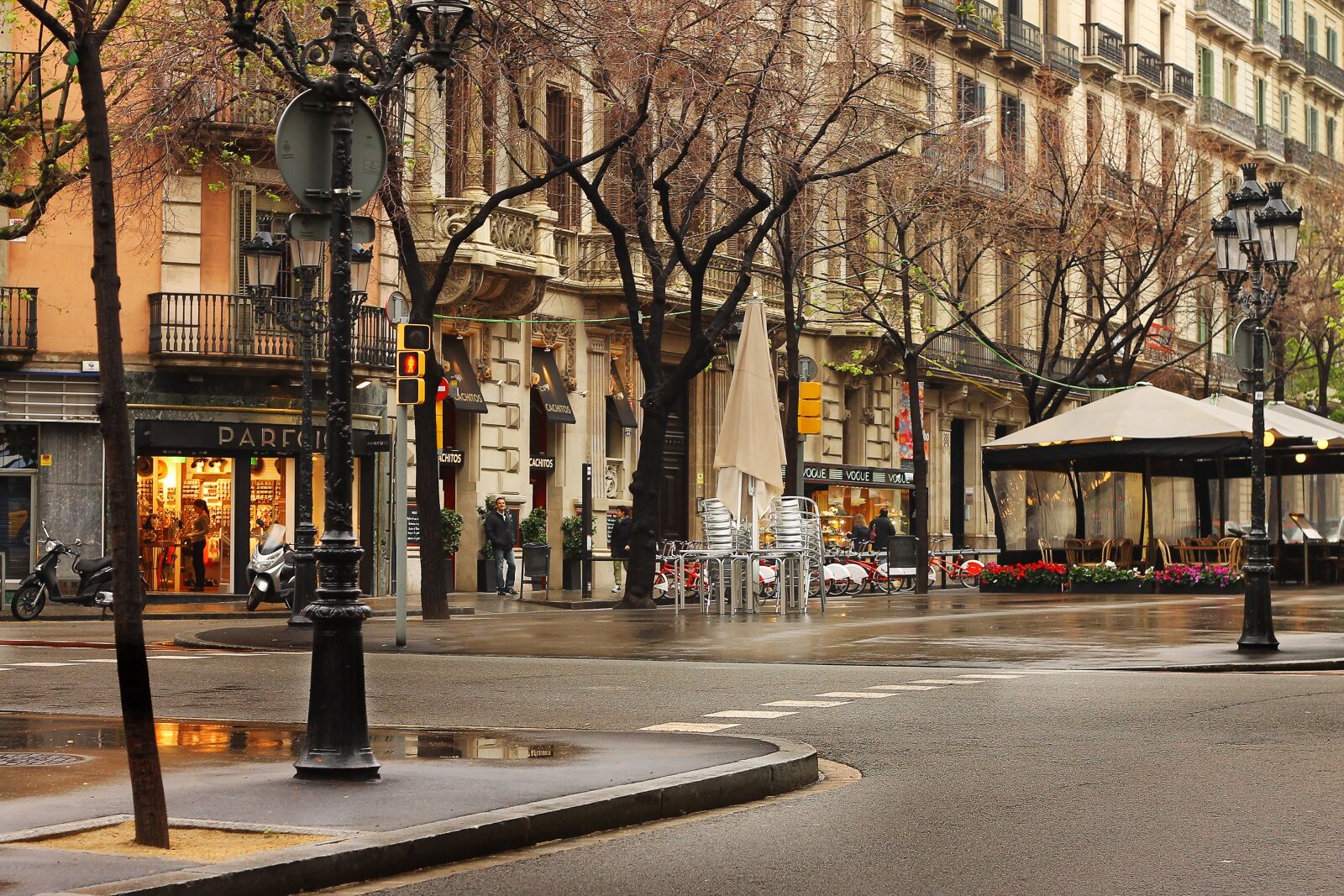 Canon EOS 1100D (EOS Rebel T3 / EOS Kiss X50) + Canon EF 50mm F1.8 II sample photo. City, barcelona, spain photography