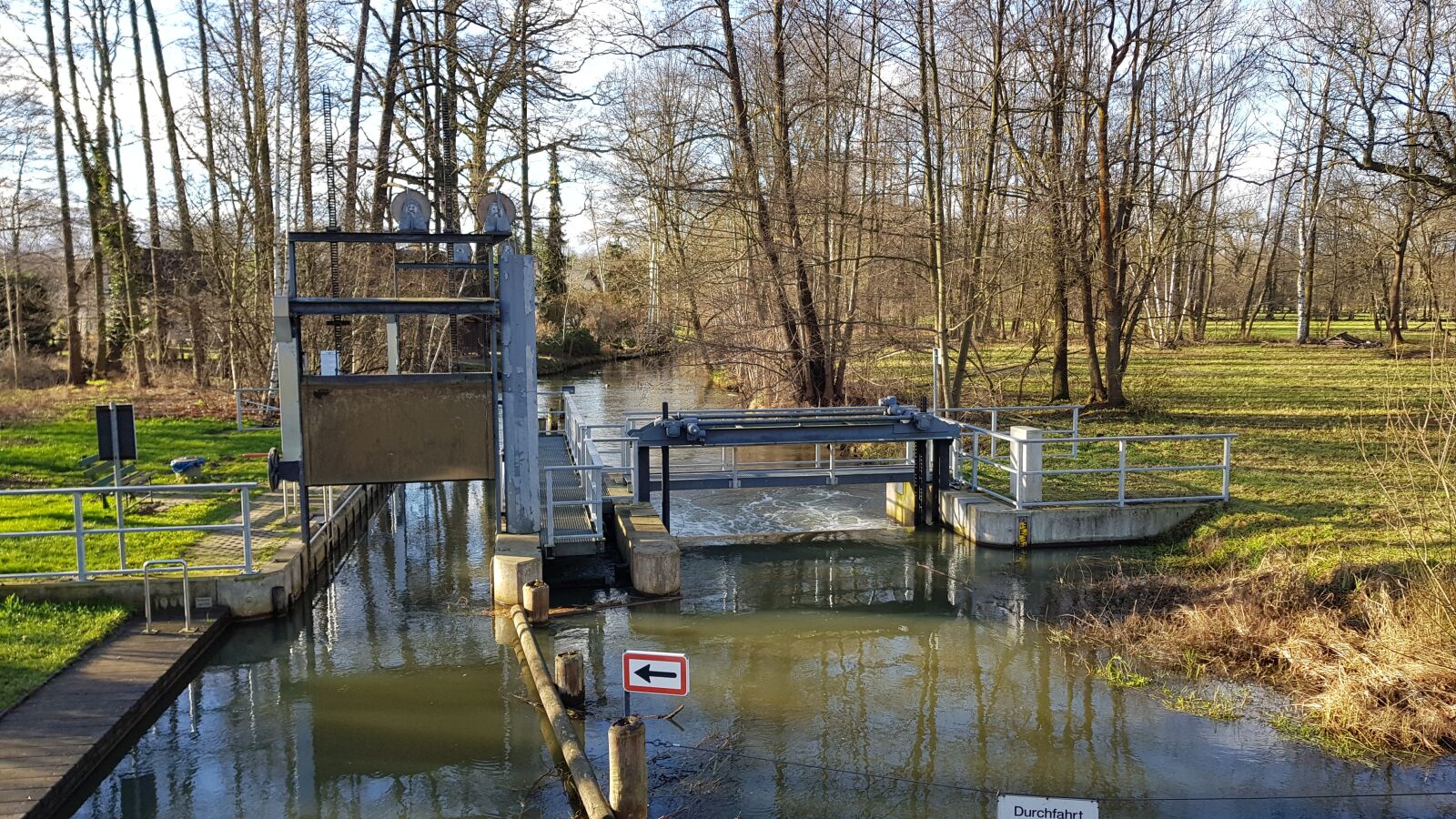 Samsung Galaxy S8+ sample photo. Weir, water, river photography