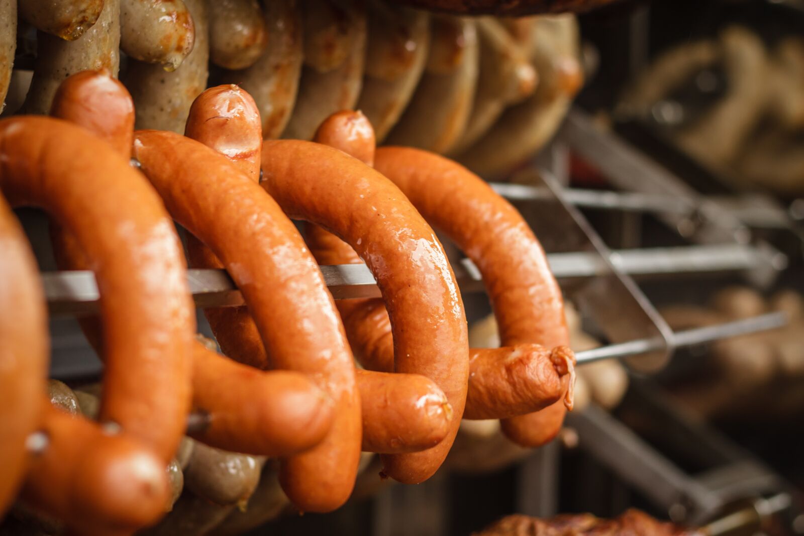 Canon EOS 7D + Canon EF 50mm F1.8 II sample photo. Sausage, grill, barbecue photography