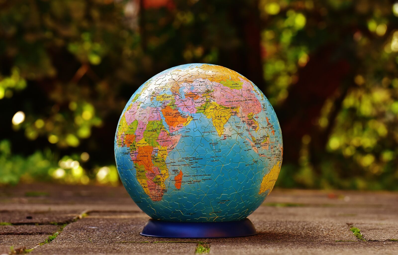 Nikon D7200 sample photo. Puzzle ball, globe, puzzle photography