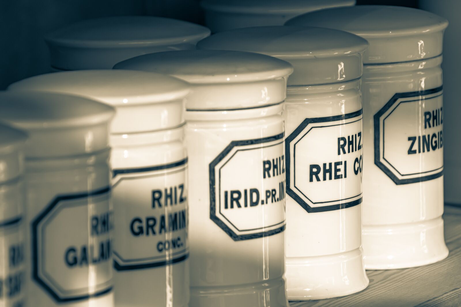 Canon EOS 80D sample photo. Pharmacy, old, bottles photography
