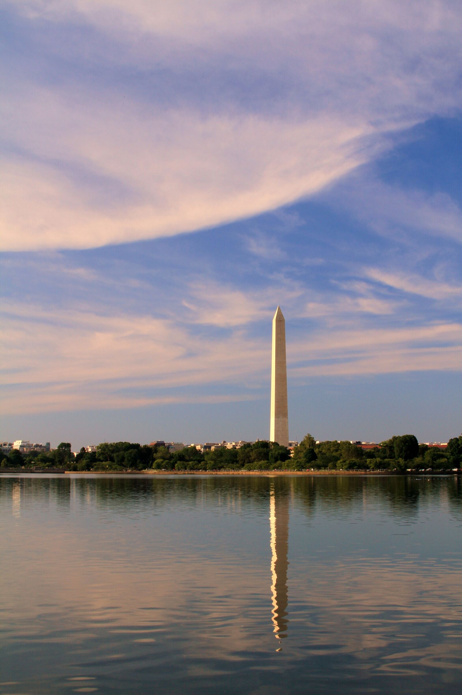 Canon EOS 7D + Canon EF 28-135mm F3.5-5.6 IS USM sample photo. Washington, monument, reflection, color photography