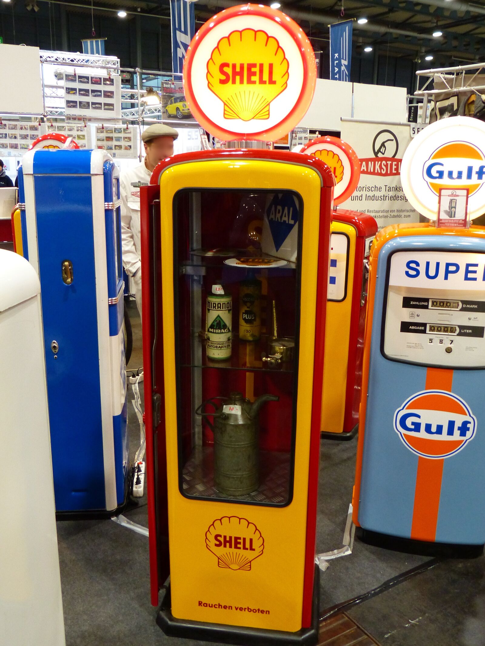 Panasonic Lumix DMC-FZ200 sample photo. Gas pump, petrol stations photography