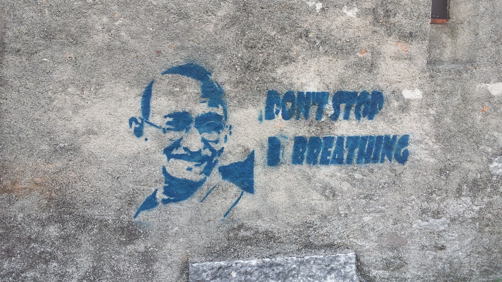 Samsung Galaxy S4 sample photo. Graffiti, gandhi, wall photography
