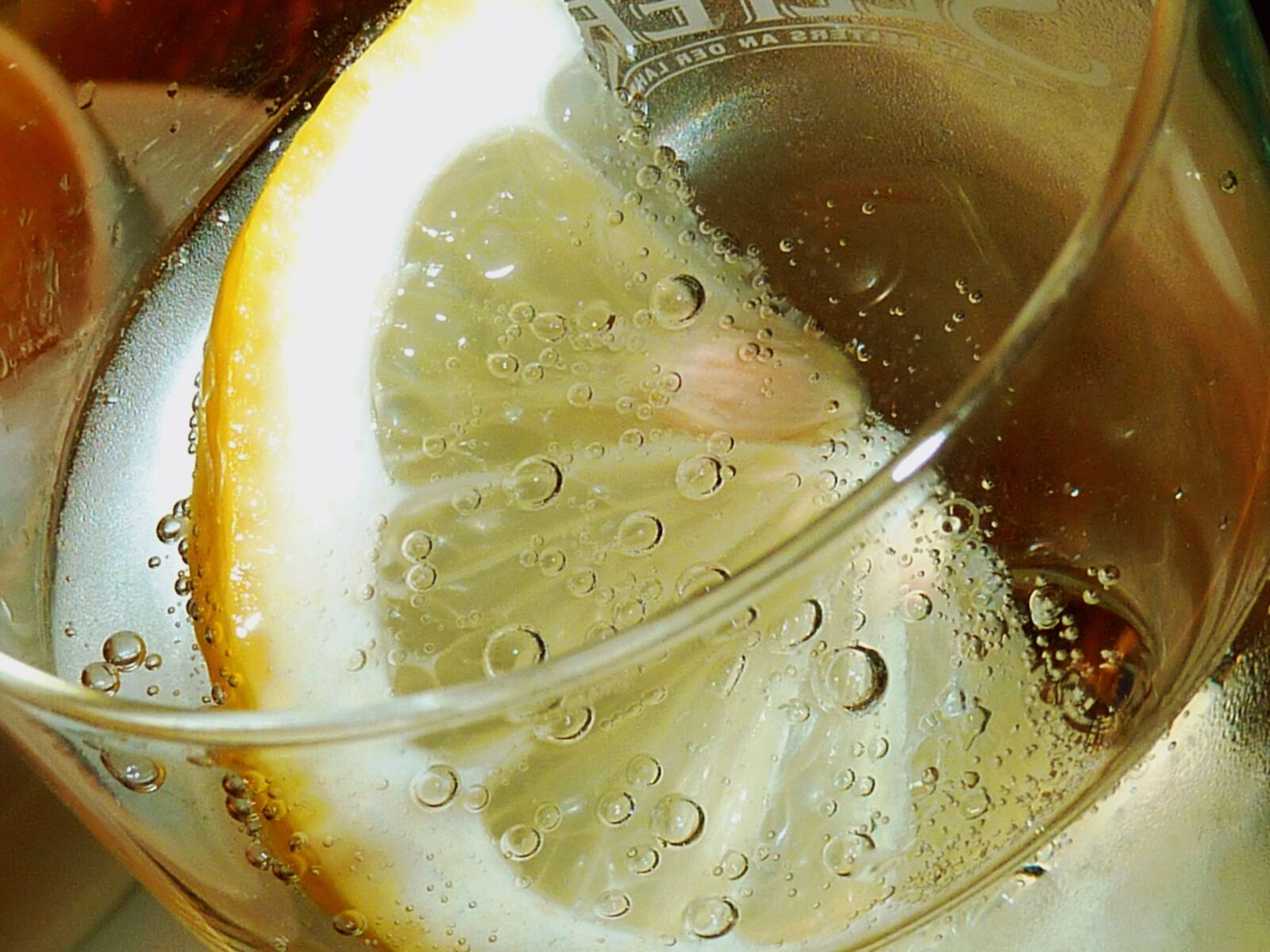Panasonic DMC-TZ7 sample photo. Lemon drink, refreshment, citrus photography