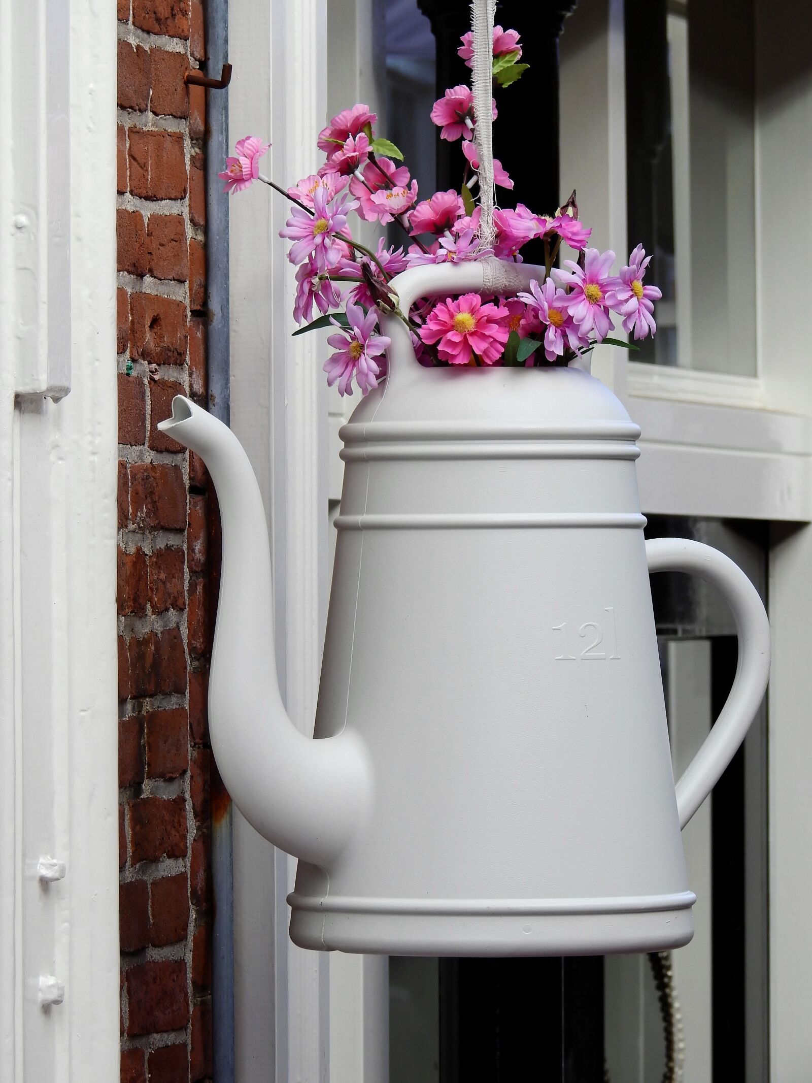 Nikon Coolpix P900 sample photo. Gies jug, flowers, deco photography