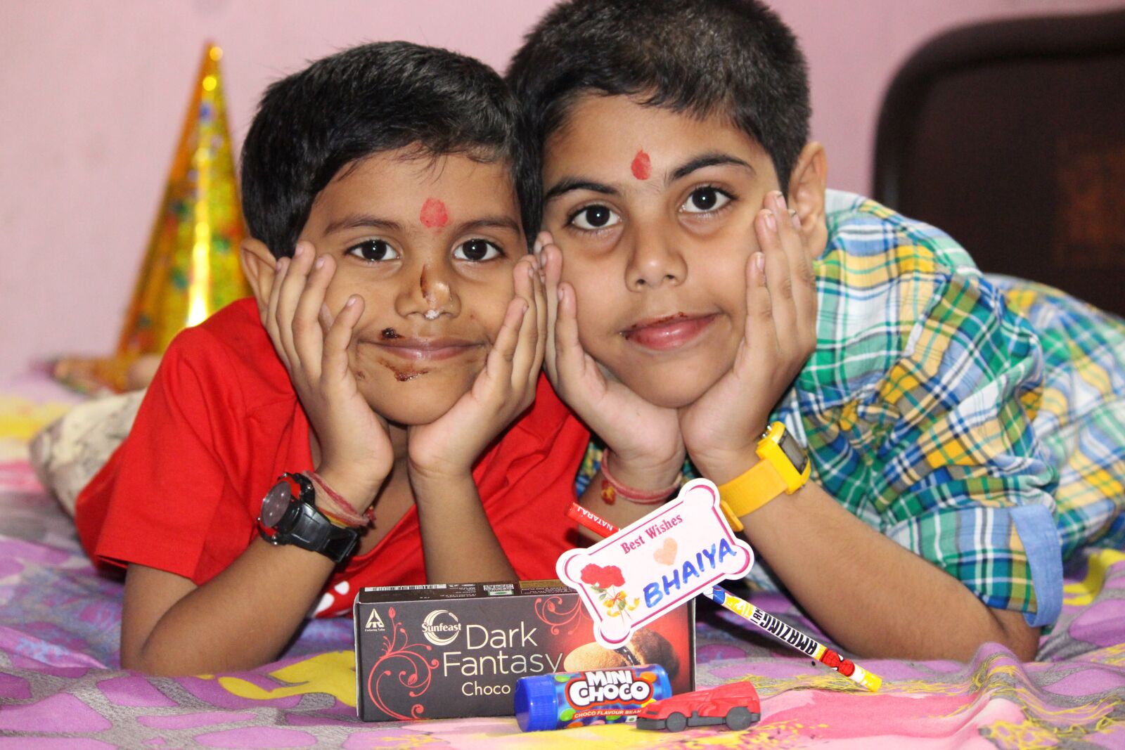 Canon EOS 700D (EOS Rebel T5i / EOS Kiss X7i) sample photo. Kids, smile, brothers photography