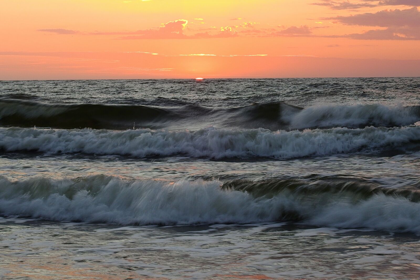 Nikon Coolpix P900 sample photo. Sunset, sea, the waves photography