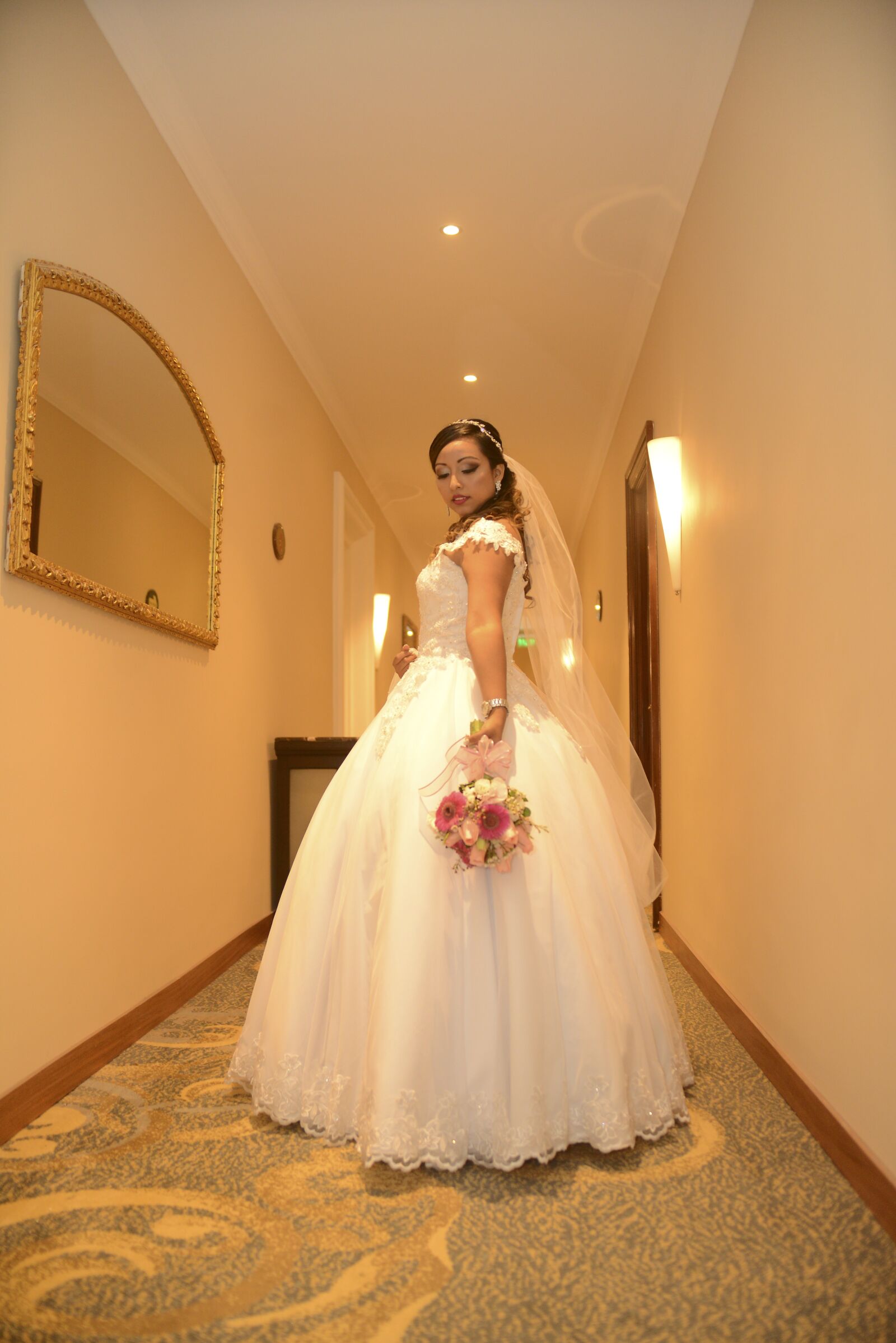 Nikon D600 sample photo. Women, wedding, flowers photography