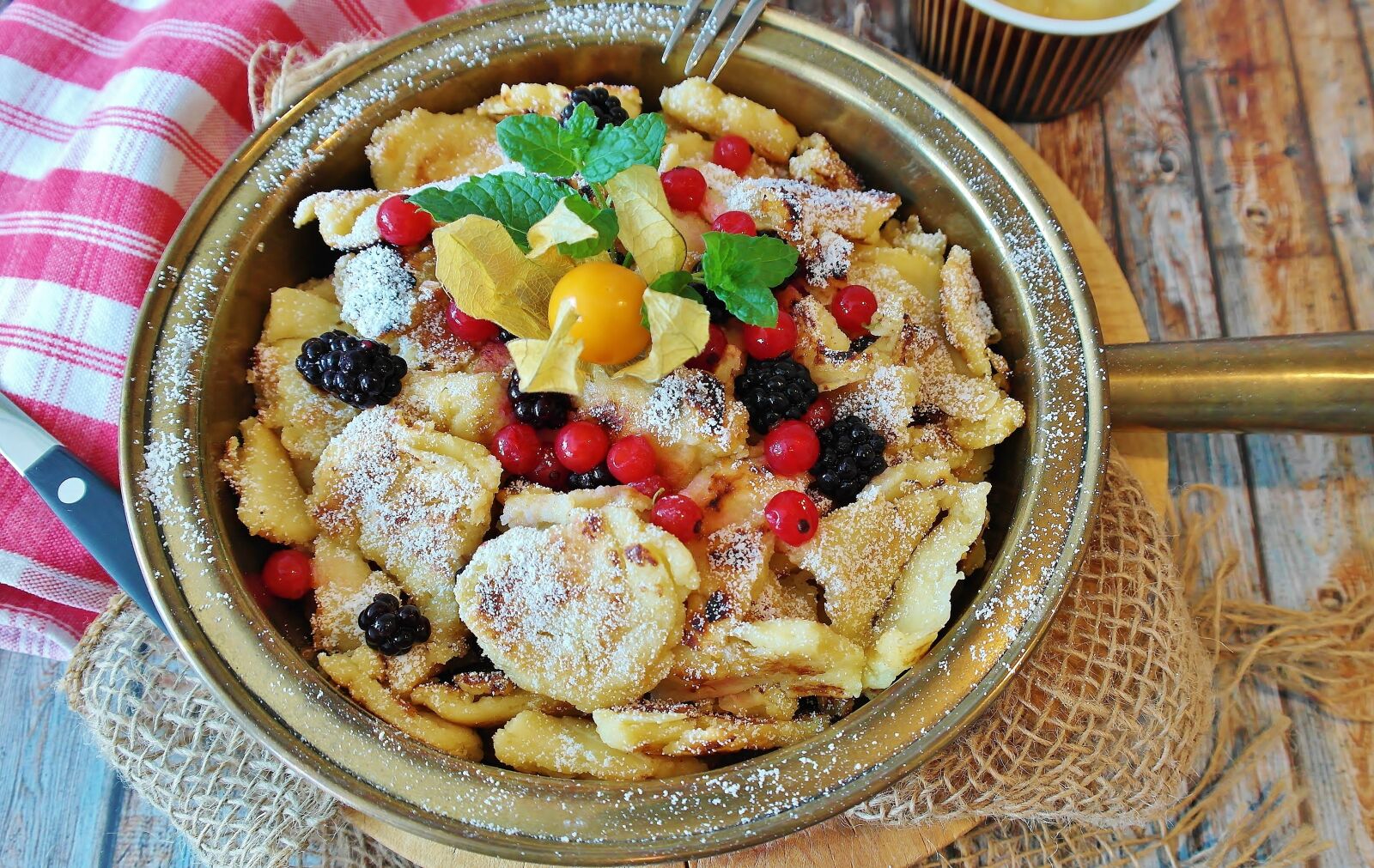 Samsung NX20 sample photo. Kaiserschmarrn, austria, bavaria photography