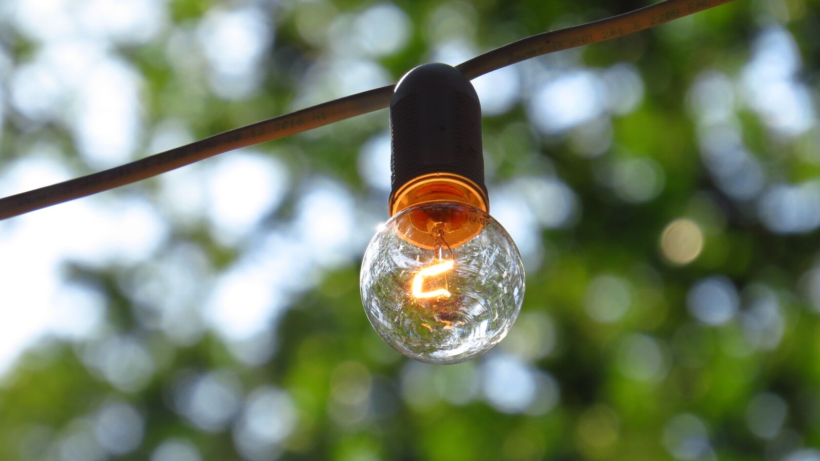 Canon PowerShot SX50 HS sample photo. Lamp, burn, bright photography